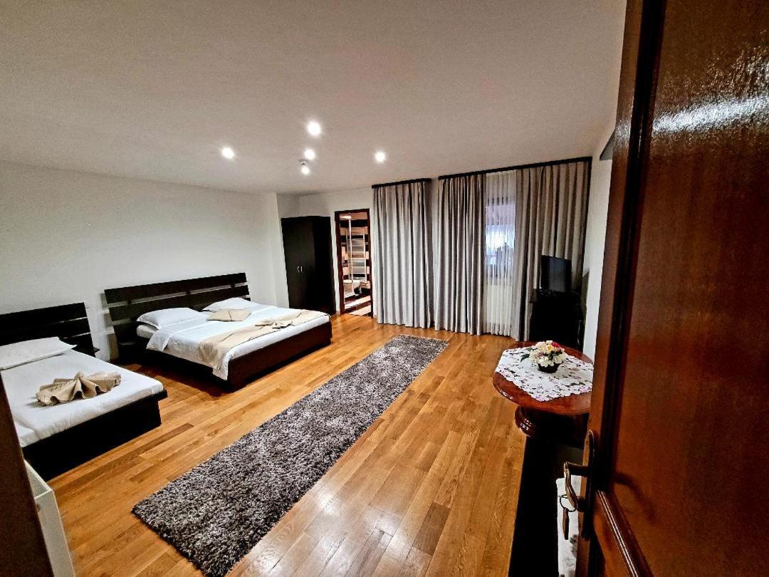 Eco-Tim Apartment Moisei Bagian luar foto