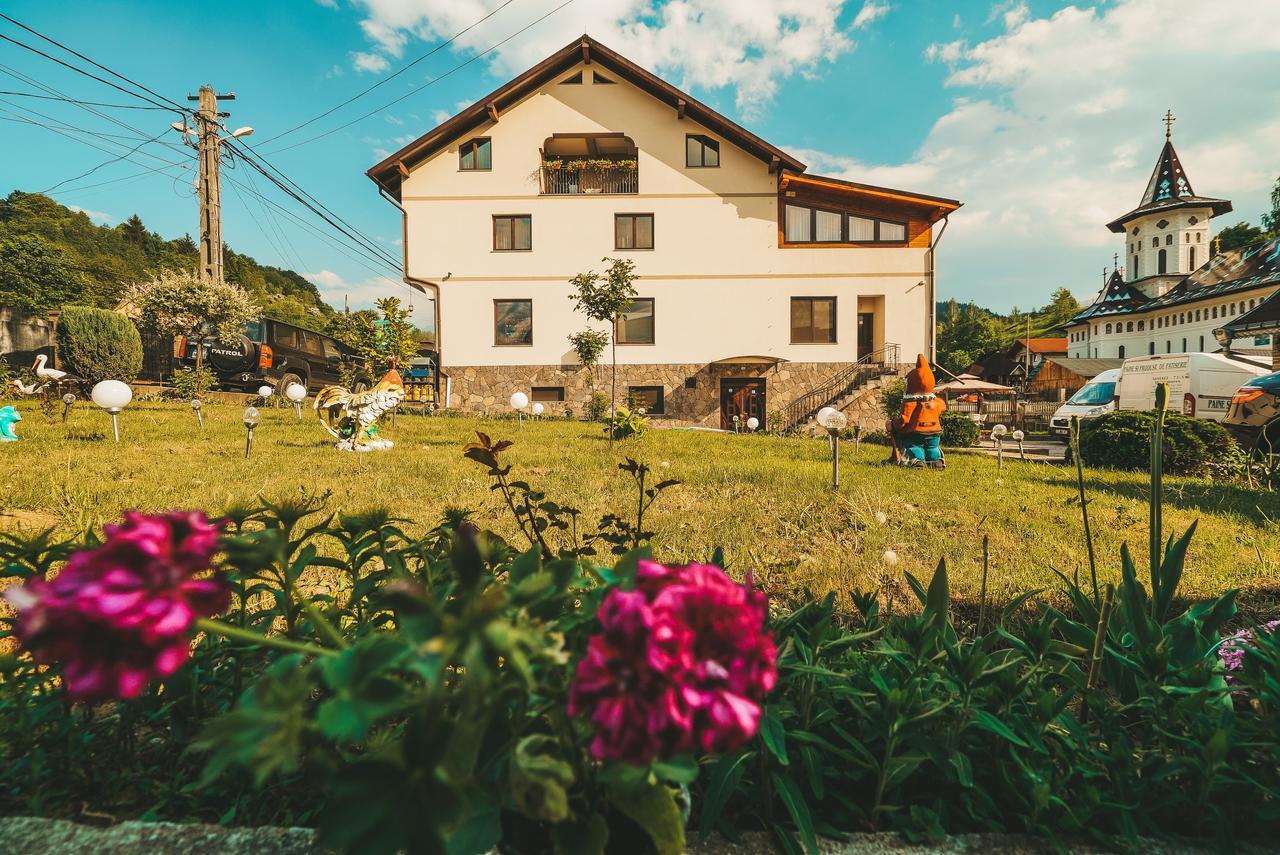 Eco-Tim Apartment Moisei Bagian luar foto